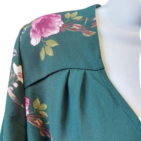 Green and Pink Floral Blouse Size Medium - Picture 4 of 5